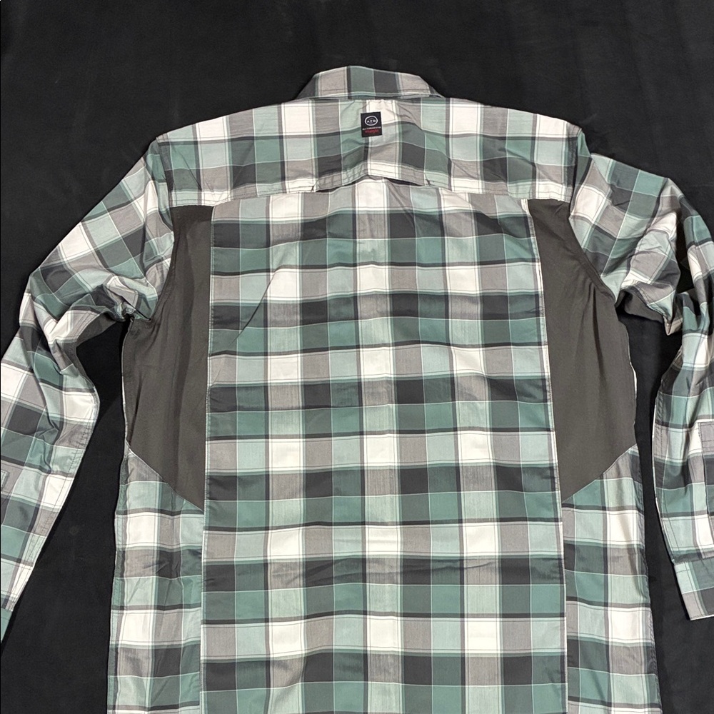 Wrangler Men's ATG Mixed Material Plaid Button Down Shirt - Picture 6 of 8